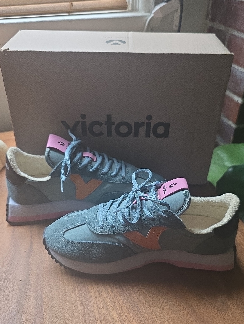 Victoria Cosmos Women's Nylon and Suede Sneakers, Sz 37/7